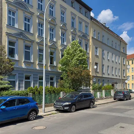 Spacious With Wifi & Smart Tv Remote Working By Renters Apartment Wroclaw