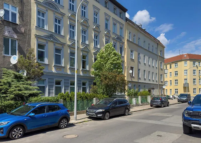 Spacious With Wifi & Smart Tv Remote Working By Renters Apartment Wroclaw