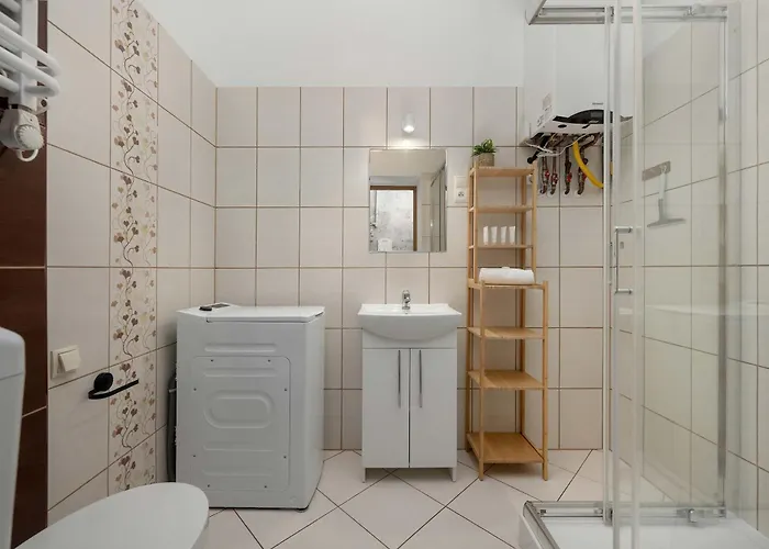 Spacious With Wifi & Smart Tv Remote Working By Renters Apartment